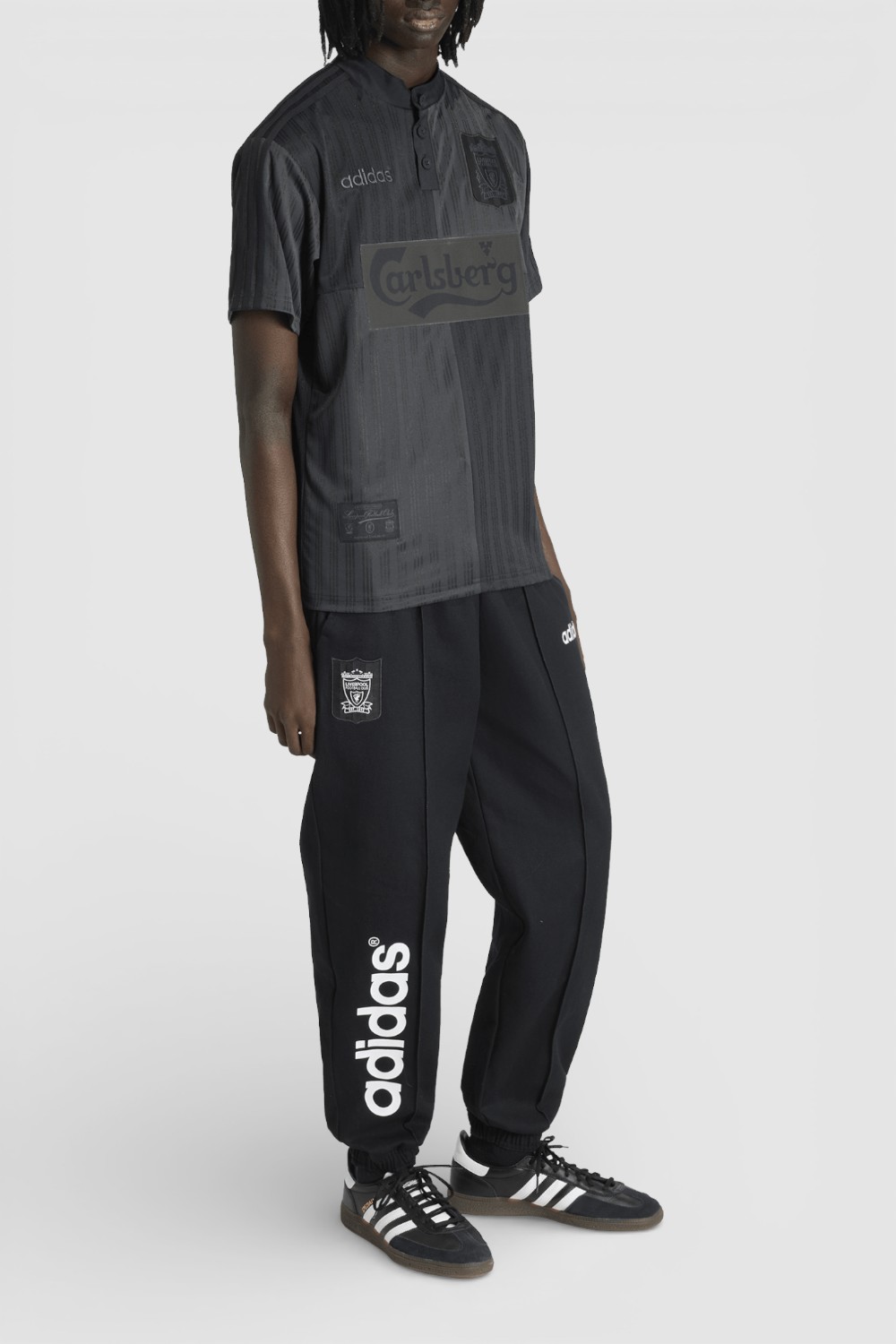 תמונת כל הלוק של חולצת כדורגל